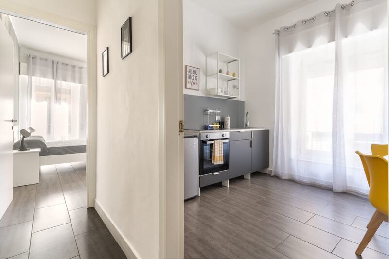 Corridoio con vista sulla cucina e sulla camera